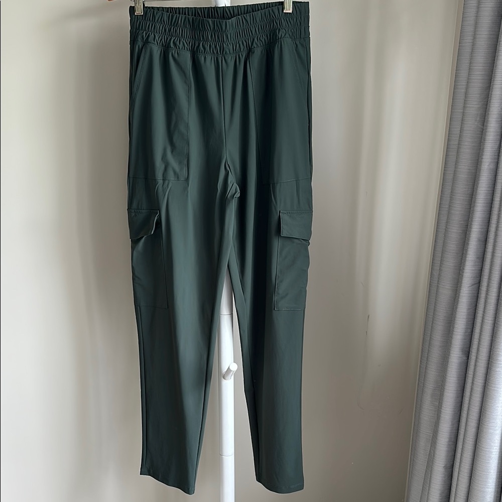 Old Navy Dark Green SleekTech Cargo Pants Size Small Tall